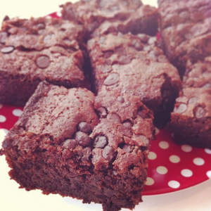 vegan chocolate cake by Ms Cupcake
