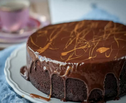 vegan chocolate cake by renbehan